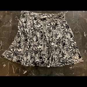 Black and White patterned skirt